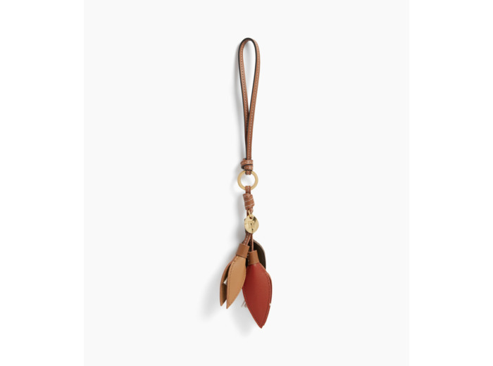 Charms fleur en cuir grainé