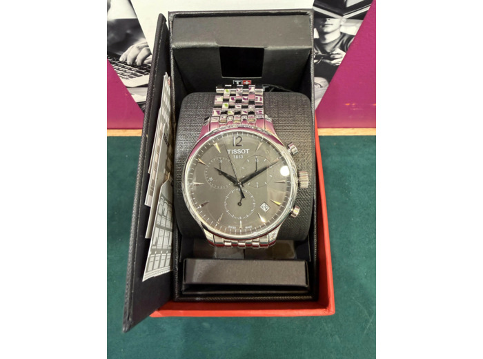 Montre TISSOT - Modèle Tradition - Chronographe - Quartz suisse ETA G10,211
