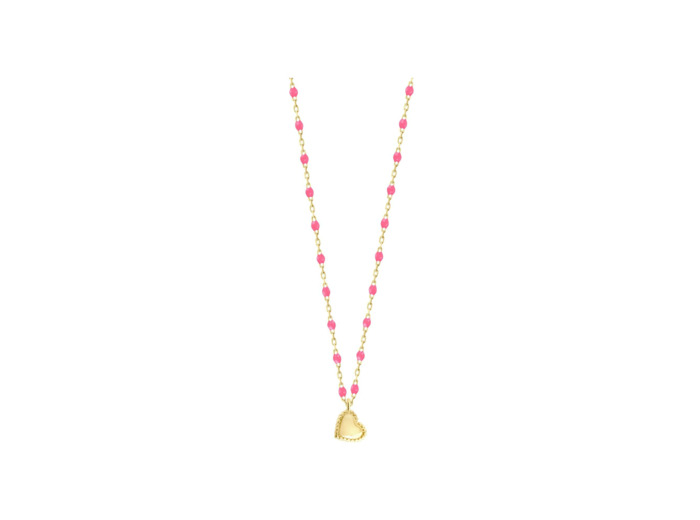 Collier Gigi Clozeau Lucky Cœur en or jaune et résine rose fluo, taille 40cm
