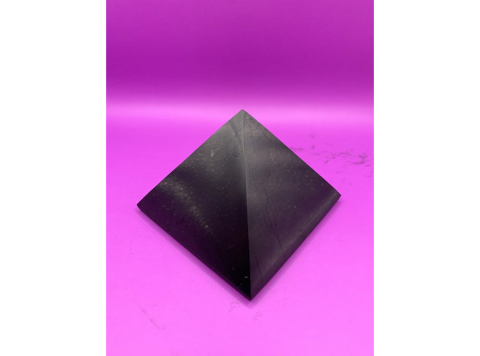 Pyramide shungite 7 cm