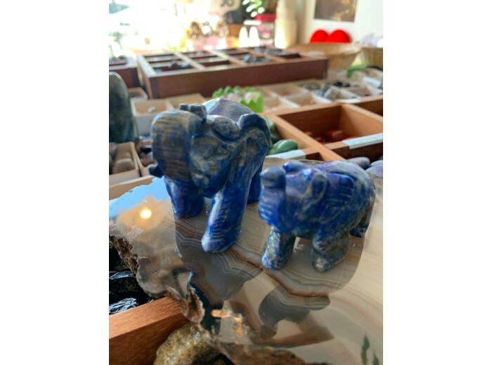 Petit éléphant en lapis lazuli