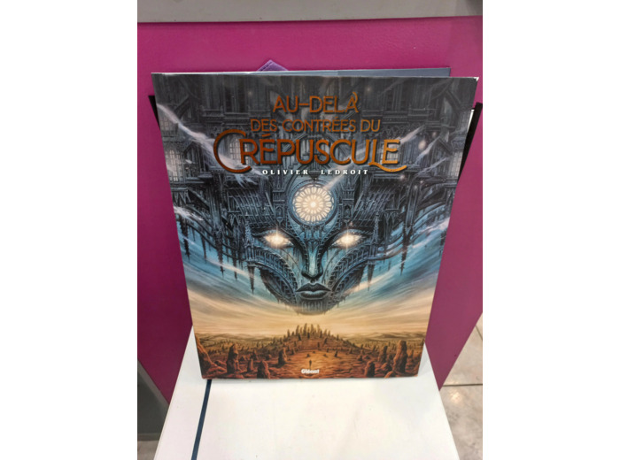 Livre Au - Delà Des Contrées Du Crépuscule
