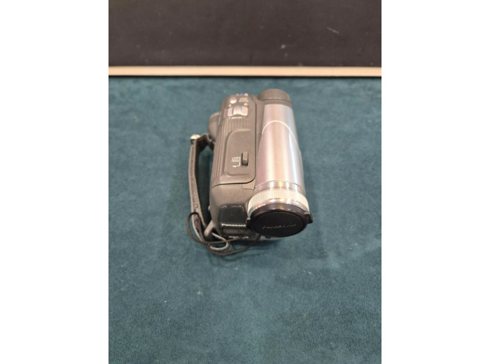 Camescope Mini DV Panasonic NV-GS17 EG-S