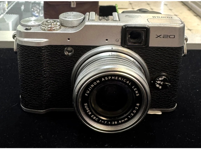 Appareil Photo Compact Expert FUJIFILM X20 Finition Argent