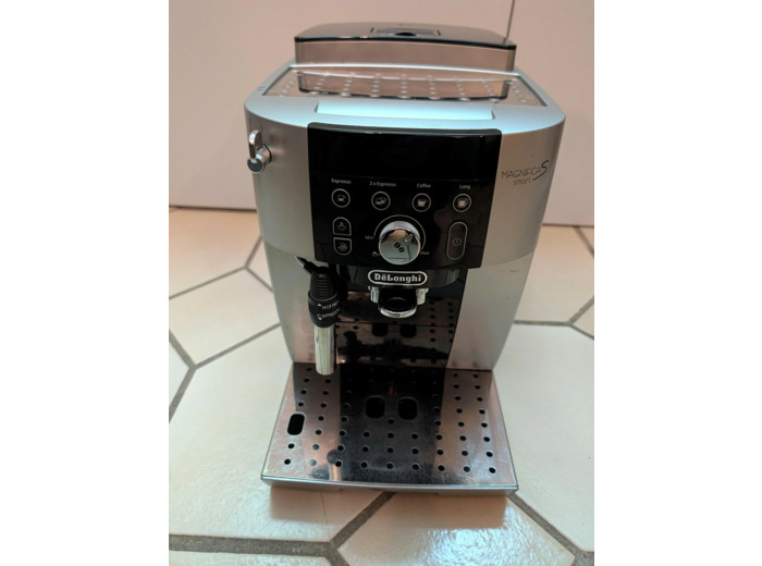 Machine à café Delonghi Expresso Magnifica S Smart broyeur FEB2523.SB - Noire