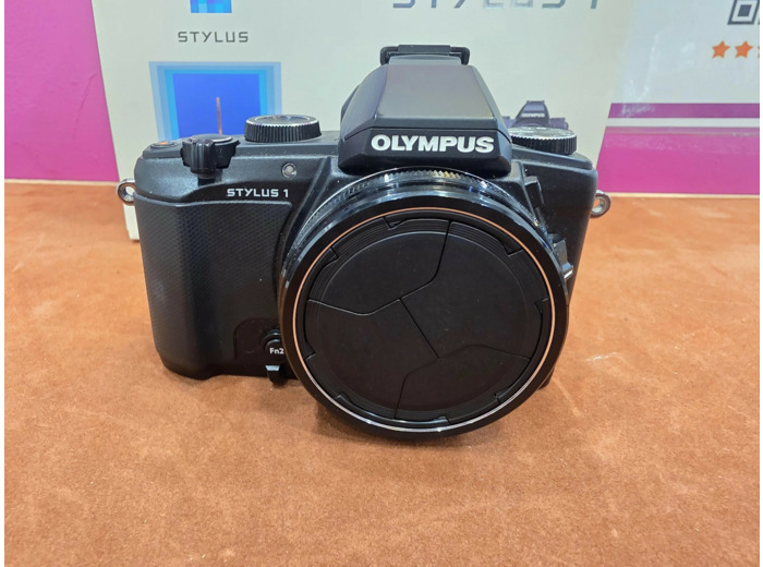 Olympus Stylus 1 - Appareil photo numérique - compact - 12.0 MP - 1080p - 10.7x zoom optique - Wireless LAN - noir