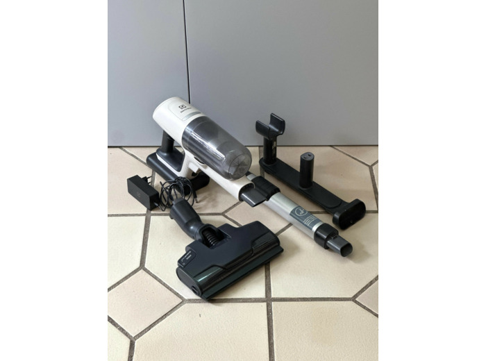 Aspirateur balai ELECTROLUX EP81UB25SH Ultimate 800 Cordless Cleaner