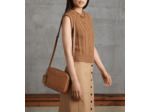 Sac bandoulière moyen modèle Romy en cuir grainé et lisse