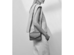 Sac pochette avec bandoulière en cuir lisse