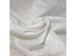 Sélection Coup de Coudre - Tissu Broderie Anglaise Ajouré à Motif Bandes et Bords Festonnés