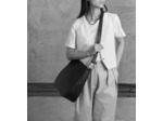 Grand sac hobo Madeleine en cuir de taurillon grainé