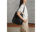 Grand sac hobo Madeleine en cuir de taurillon grainé