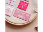 Lise Tailor – Lot 5 Étiquettes Tissées "Pretty in Pink"
