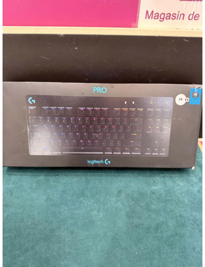 Logitech Clavier de jeu mécanique G Pro - Clavier - backlit - USB - AZERTY - Français - commutateur : GX Blue Clicky - noir