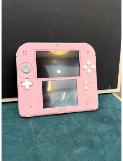 Console Nintendo Console Nintendo 2DS Rose et Blanche + Tomodachi Life Edition Spéciale