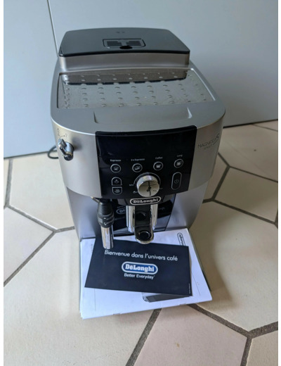 Machine à café Delonghi Expresso Magnifica S Smart broyeur FEB2523.SB - Noire