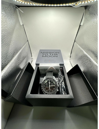 Omega X Swatch - Montre Moonswatch Mission To The Moon SO33M100