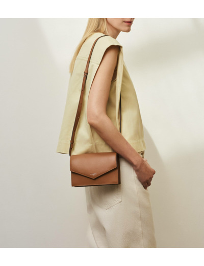 Sac pochette avec bandoulière en cuir lisse