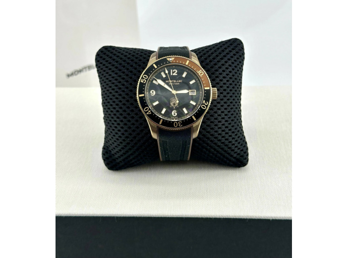 Montre Montblanc 1858 Iced Sea, mouvement automatique, bracelet caoutchouc noir interchangeable