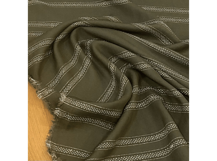 Sélection Coup de coudre - Tissu Sergé de Viscose Kaki aux Rayures Lurex Argent