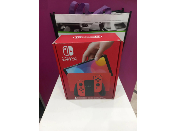 Console Nintendo Switch Modèle OLED Edition Mario (rouge)