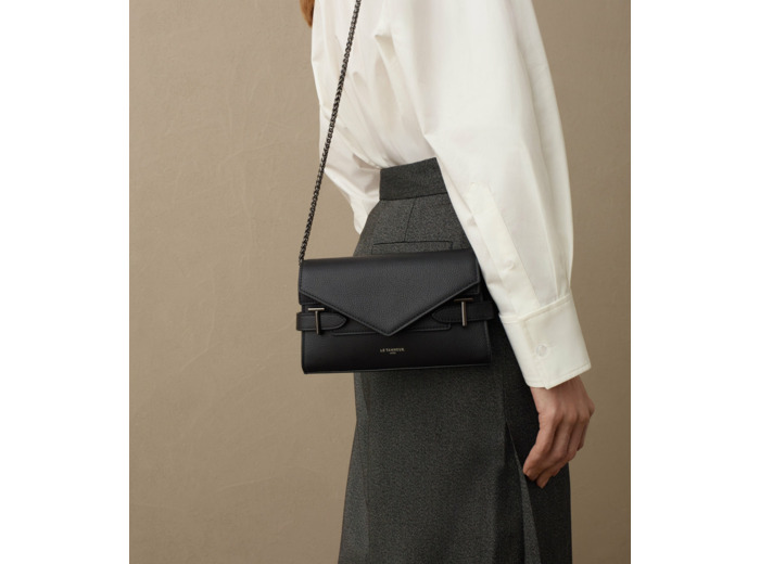 Sac pochette avec bandoulière double rabat Emilie en cuir grainé