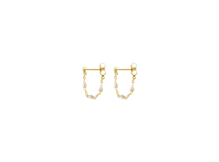 Boucles d'oreilles Gigi Clozeau Classique en or jaune et résine opale