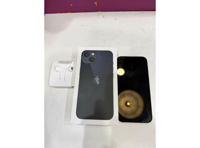 Apple iPhone 13 Noir minuit 128 Go