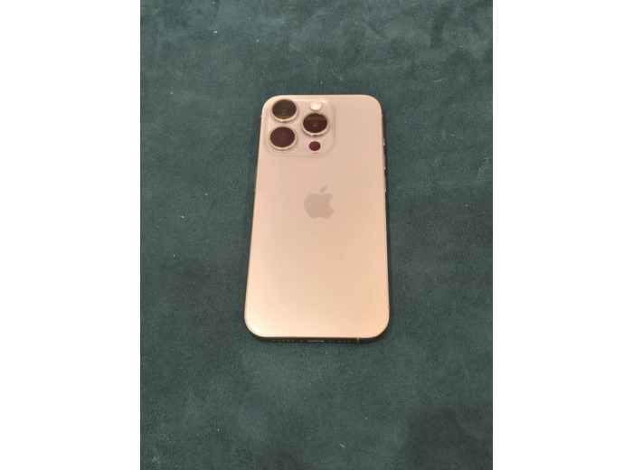 Apple iPhone 15 Pro 256 Go Titane naturel