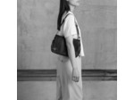 Sac bandoulière moyen modèle Simone en cuir grainé