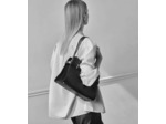 Sac porté épaule grand modèle Emie en cuir lisse et refente de velours