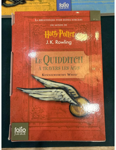 Livre Le quidditch à travers les âges : propriété de la bibliothèque de Poudlard