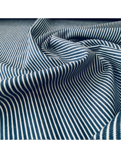 Fibre Mood – Tissu Denim de Coton Rayures Blanches sur le Fond Bleu Marine "Barbara"