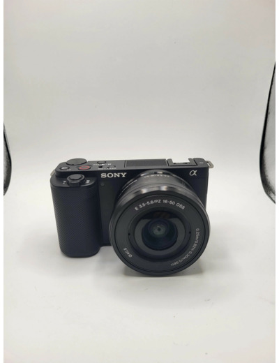 Pack Appareil photo hybride Vlogging hybride Sony ZV-E10 + E PZ 16-50mm f/3,5-5,6 OSS + 2ème batterie + Chargeur de batterie