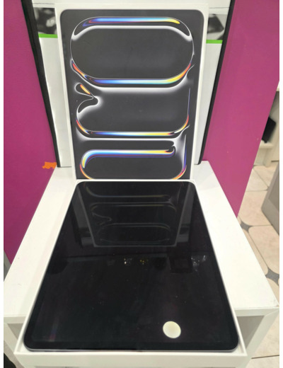 Tablette Apple iPad Pro M4 (2024) Wi - Fi 256 Go 13 pouces Noir spatial