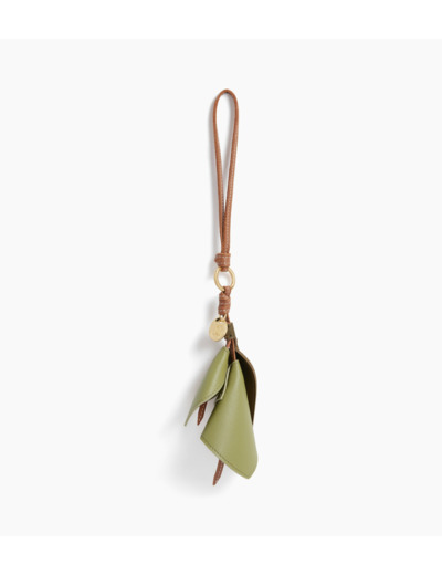 Charms fleur en cuir grainé
